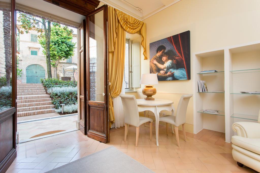 Appartement Palazzo Gentili à San Severino Marche Extérieur photo
