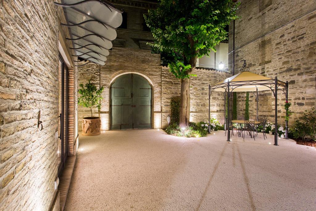 Appartement Palazzo Gentili à San Severino Marche Extérieur photo