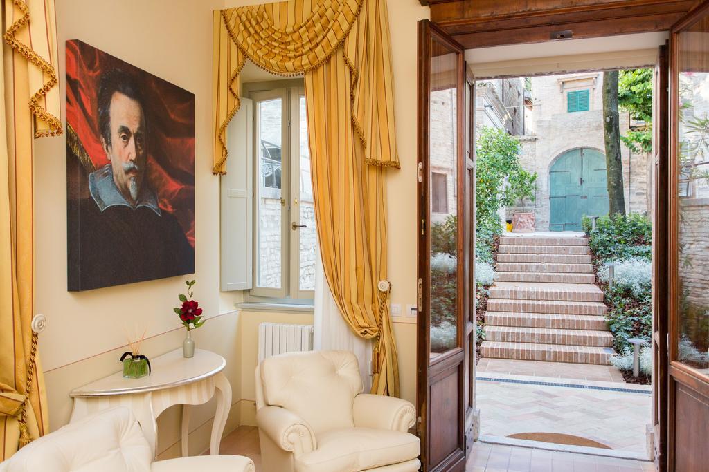 Appartement Palazzo Gentili à San Severino Marche Extérieur photo