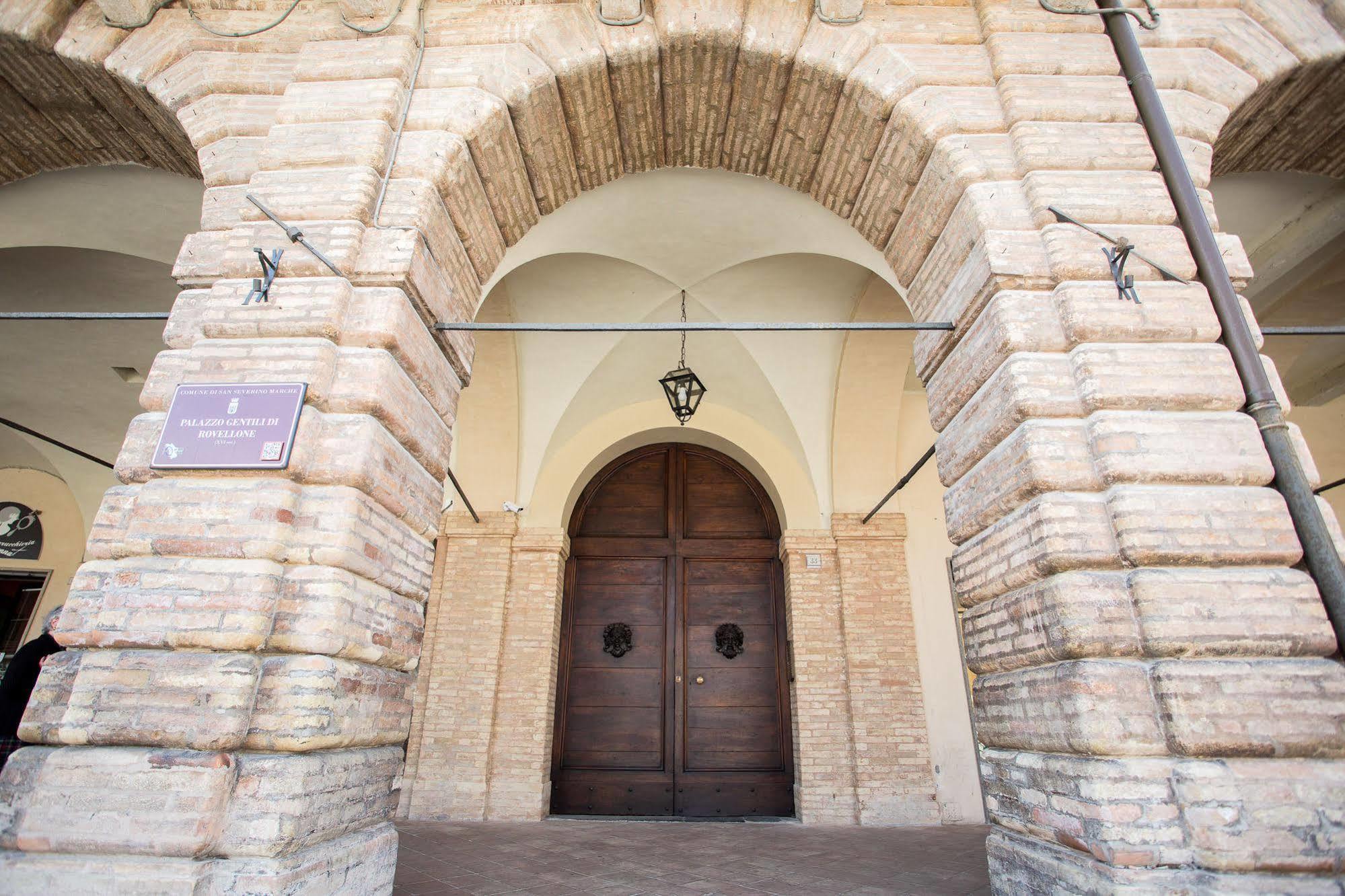 Appartement Palazzo Gentili à San Severino Marche Extérieur photo
