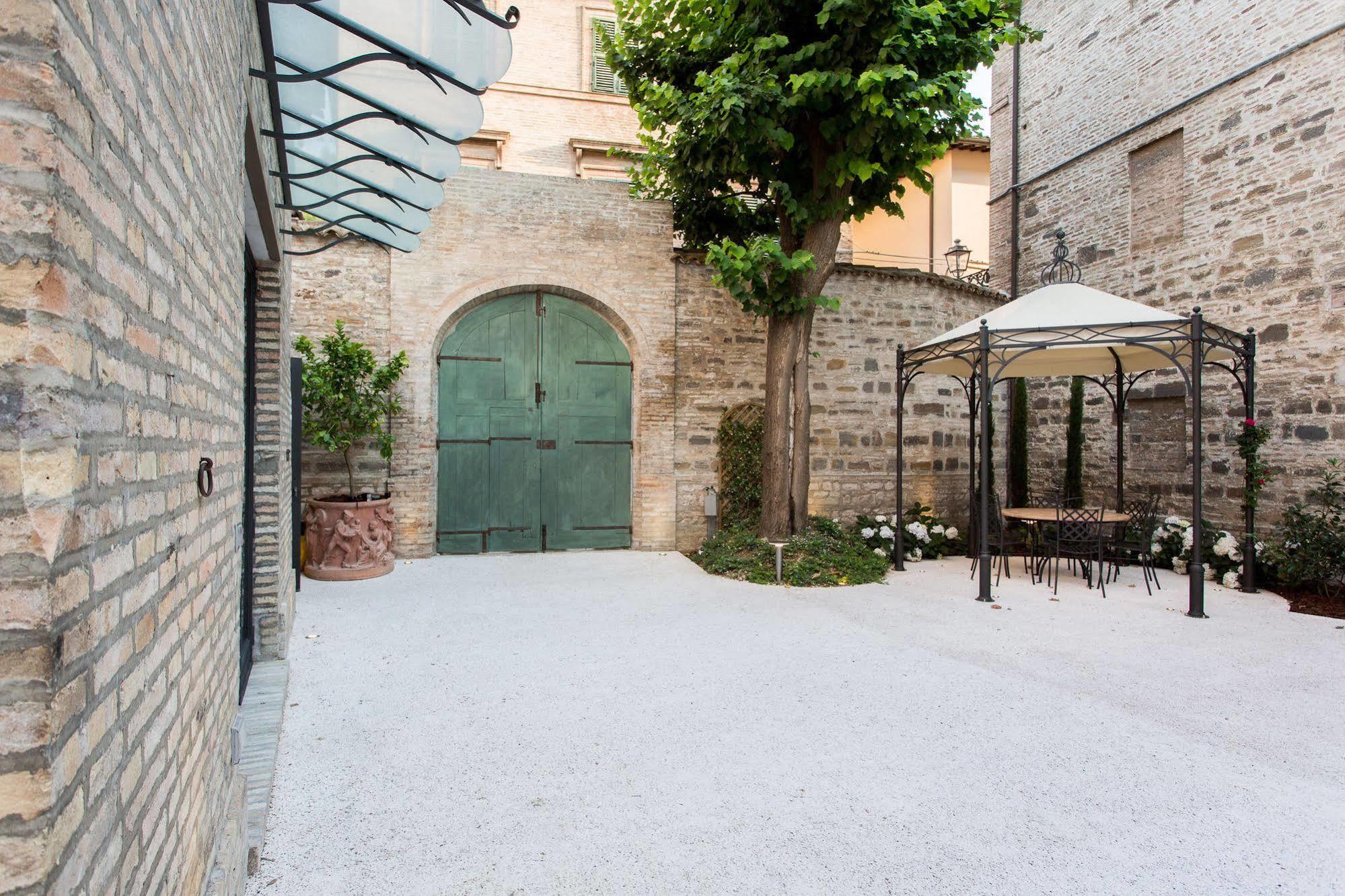Appartement Palazzo Gentili à San Severino Marche Extérieur photo